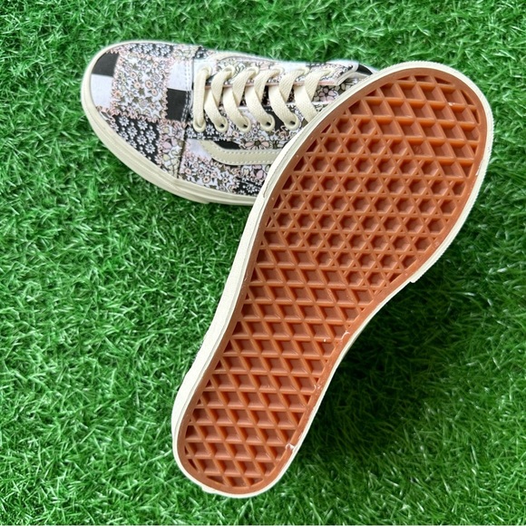 đź’«Vans Old Skool Patchwork Floral SEND OFFERS - Picture 7 of 8